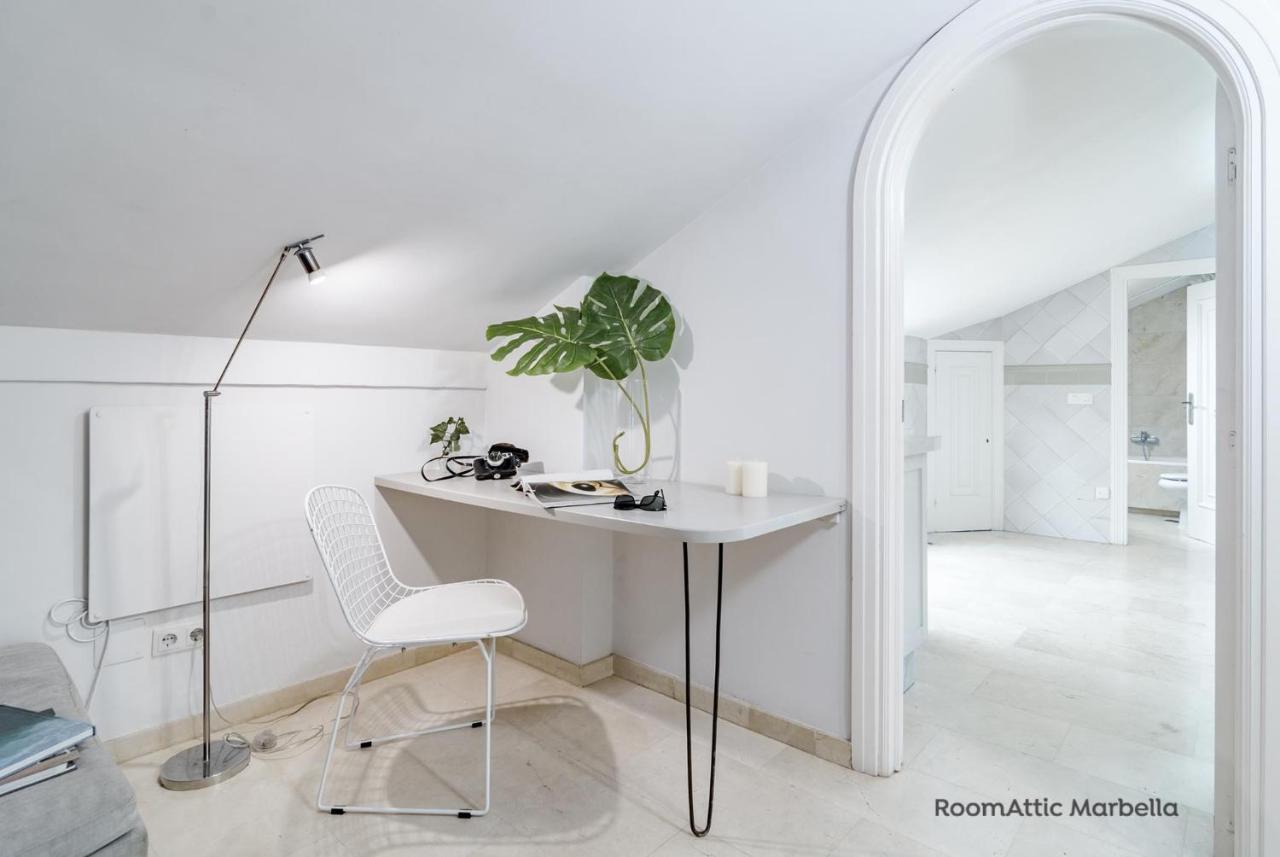 Appartamento Atico Romantico En Corazón De / Roomattic